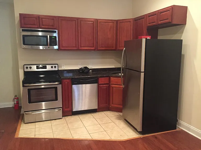 4039 Green St #1 — Photo 2