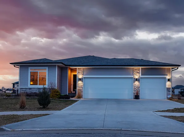 5324 Bradbury Ct, Ames, IA 50014