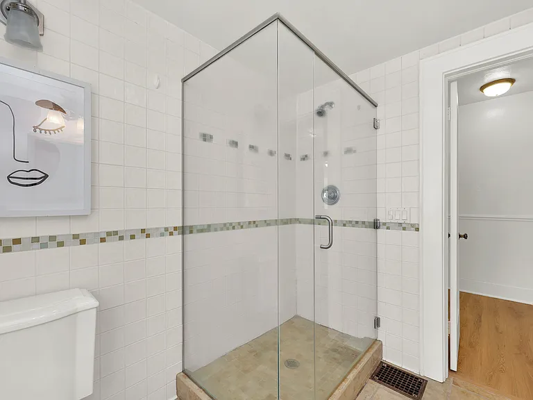 2260 E 15th Ave — Photo 15