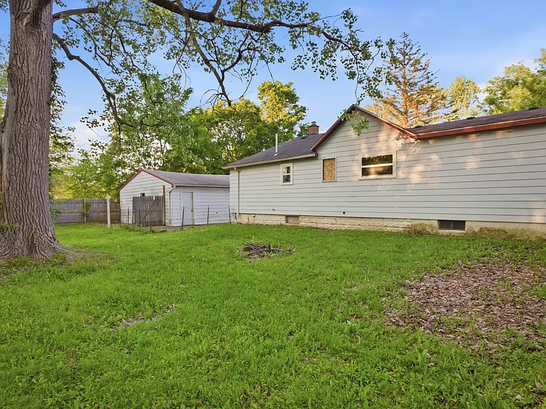 2124 Bernice Ave — Photo 15