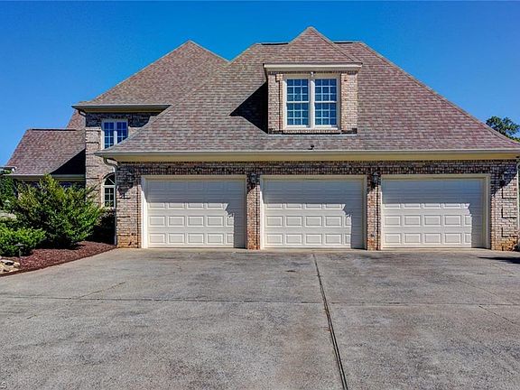 4th image of 1398 Grindelwald Dr