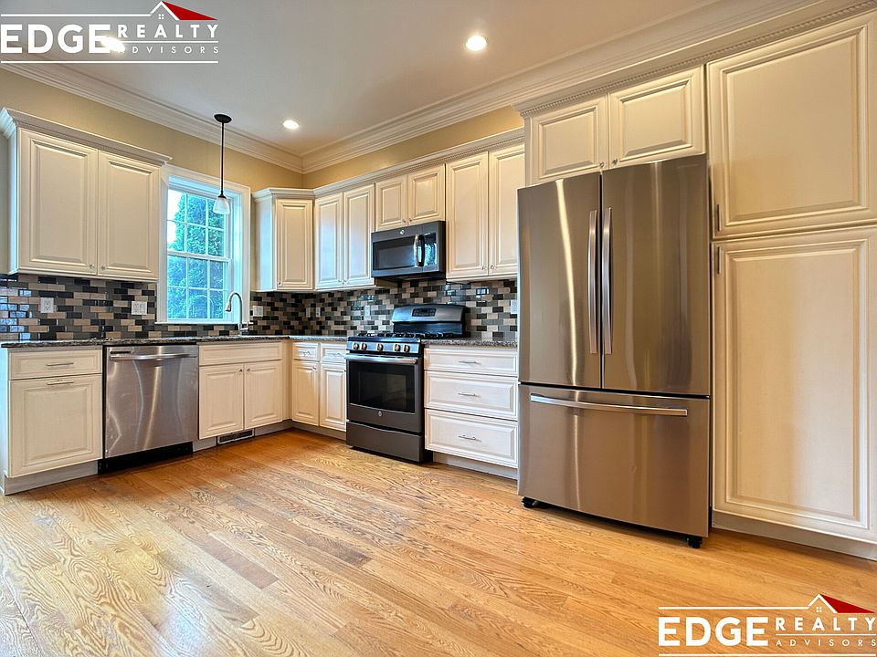1st image of 42 Lexington St #2