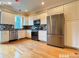 42 Lexington St #2, Waltham, MA 02452