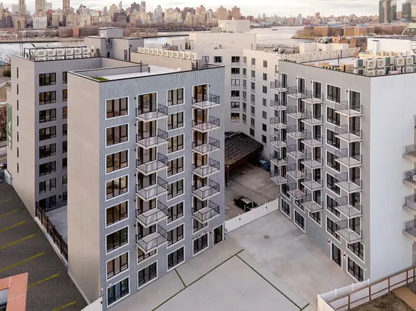 31-61 Vernon Boulevard image 16 of 75