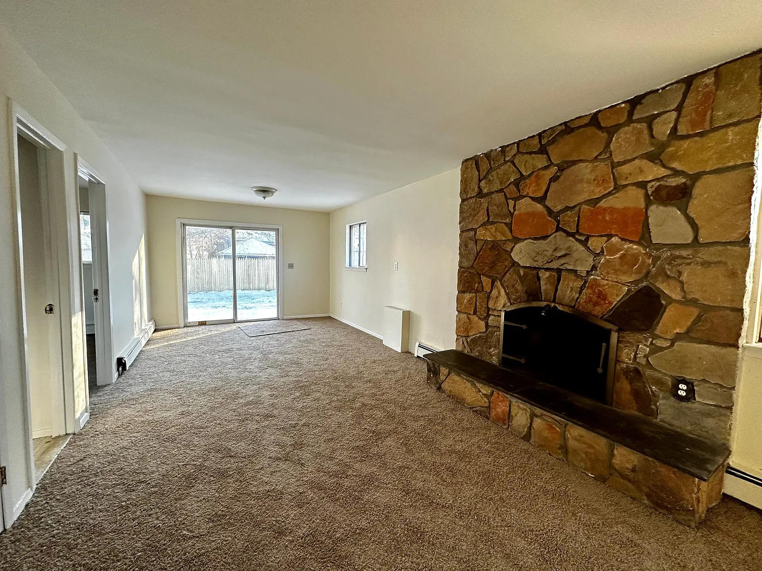 5 bed, $3,900 — Photo 3