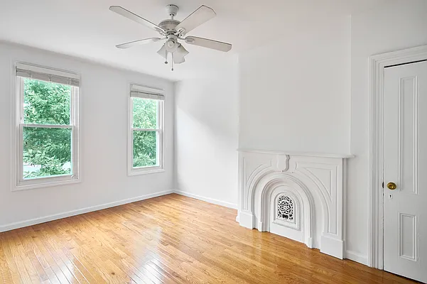 Sold by Nest Seekers International | media 20