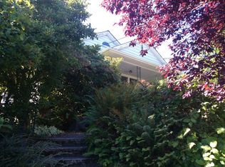 7007 17th Ave NE, Seattle, WA 98115