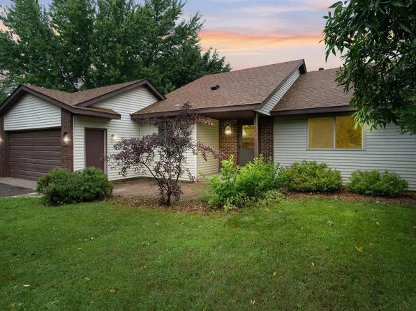 6140 Cougar Trl, North Branch, MN 55056