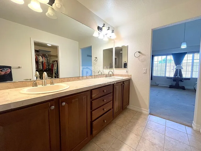 7586 S Biloxi Ct — Photo 9