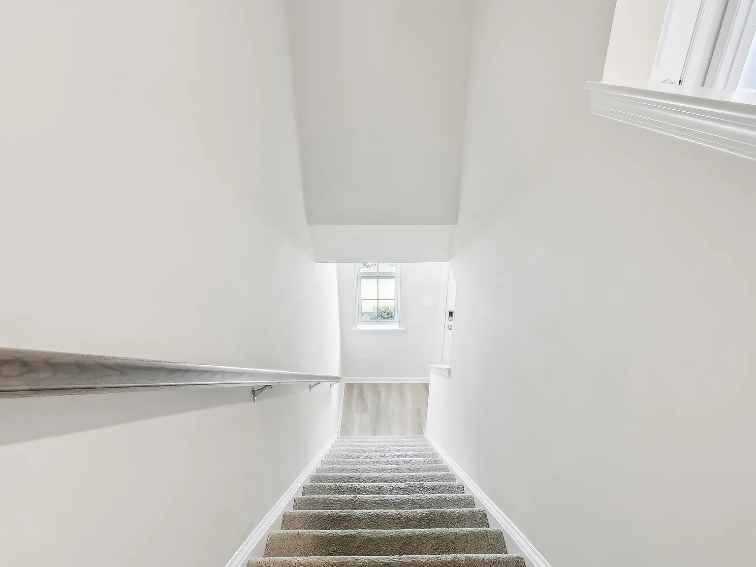 3 bed, 2.5 bath, 1500 sqft, $3,200 — Photo 2