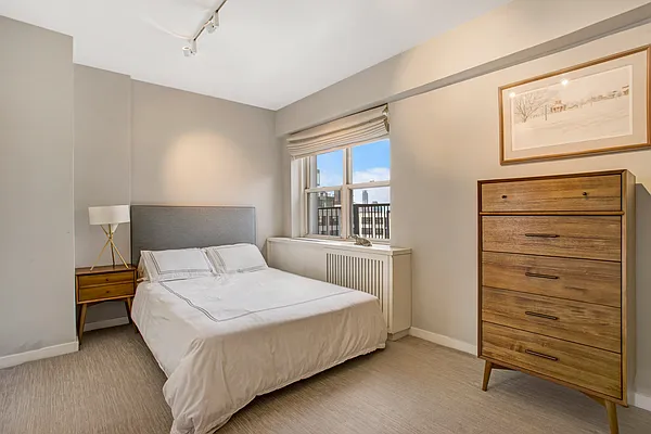 Sold by Compass | media 10