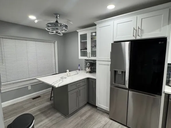 21119 E Glen Haven Cir, Northville, MI 48167