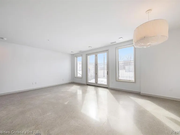 1454 Townsend #26 — Photo 10