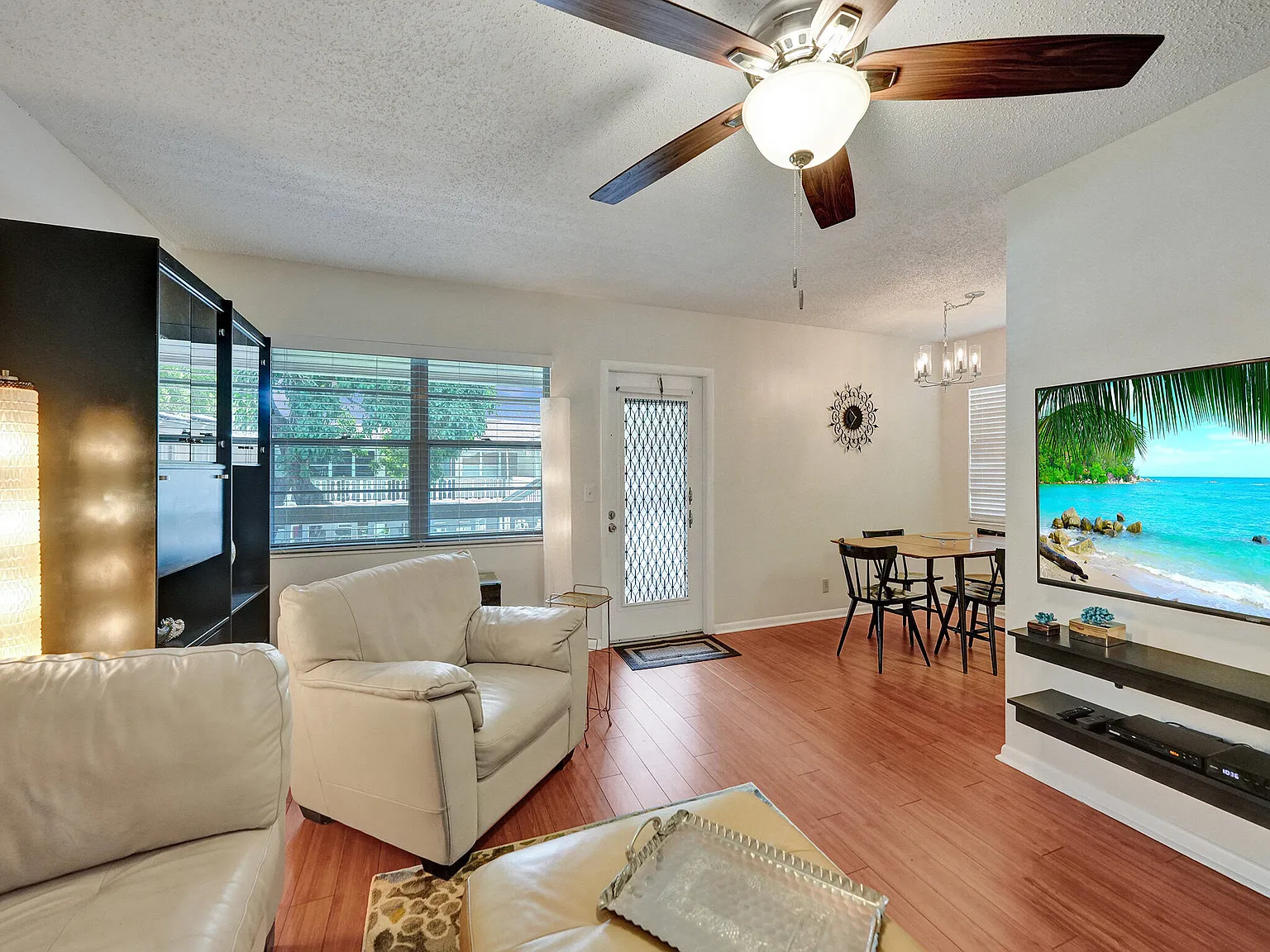 2 bed, 1.5 bath, 828 sqft, $1,675 — Photo 3