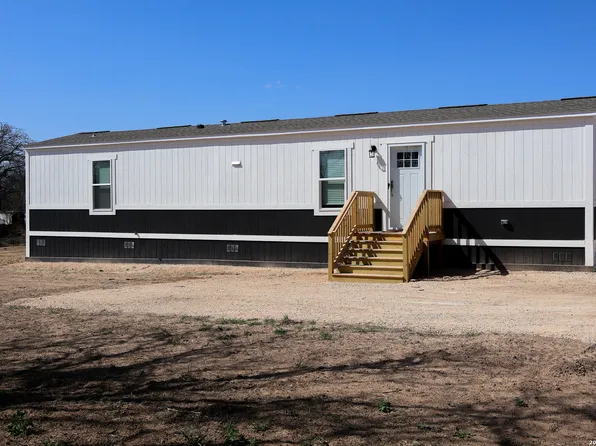 3131 sandy elm, La Vernia, TX 78121