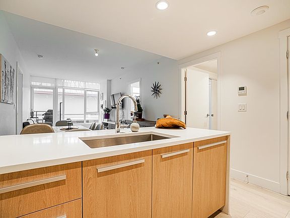 4th image of 2785 Library Ln #701