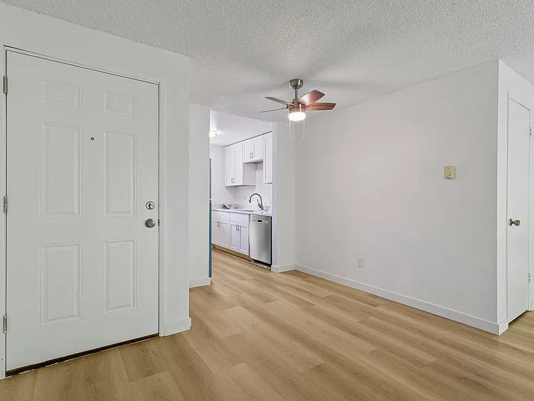 12180 SW Calico Ct — Photo 1