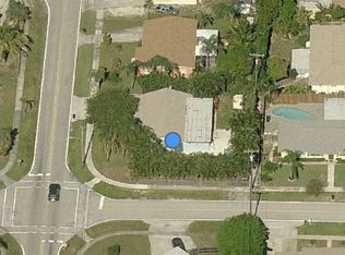 822 S 14th St, Lantana, FL 33462