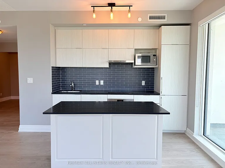 10 Rouge Valley Dr W #622 — Photo 2