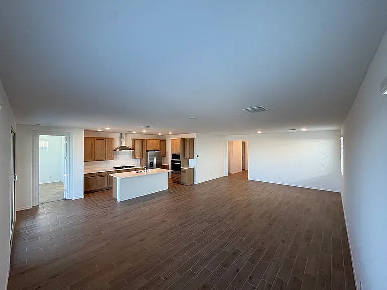 675 W Riparian Dr — Photo 3