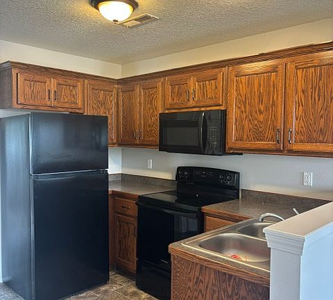 5th image of 2218 S Connor Ave #1