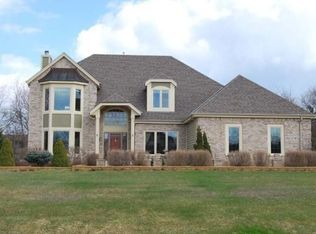 3710 S Wehr Rd, New Berlin, WI 53146