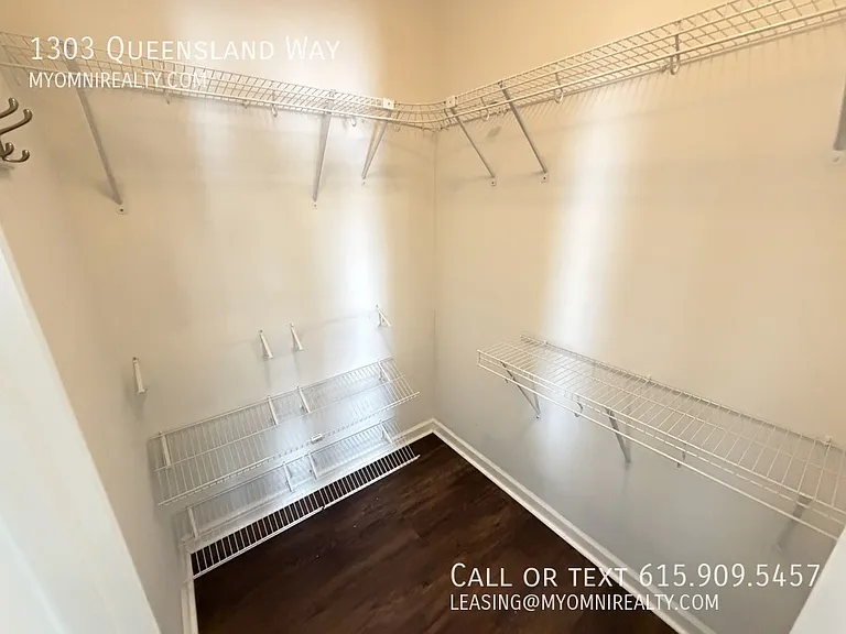 1303 Queensland Way — Photo 35