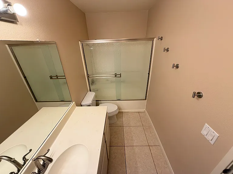 211 Woodland Pkwy #112 — Photo 7