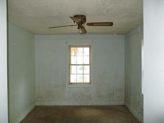 4th image of 347 Saint Andrews St