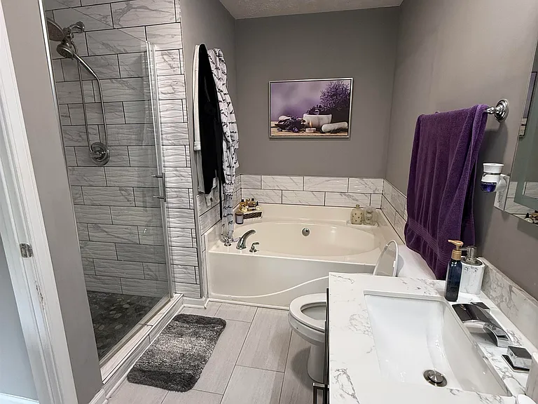 1011 Red Bud St — Photo 10
