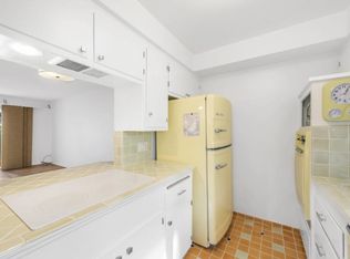 1570 Via Capri APT 2, Laguna Beach, CA 92651