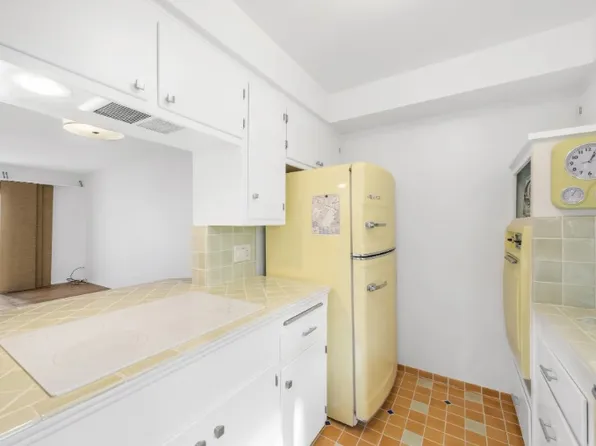 1570 Via Capri APT 2, Laguna Beach, CA 92651