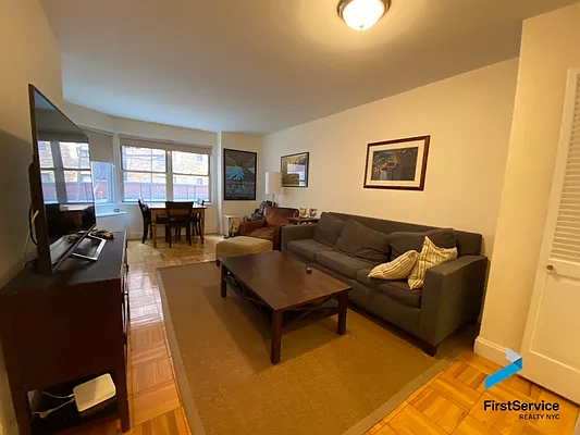 Rented by FirstService Realty (legacy) | media 10