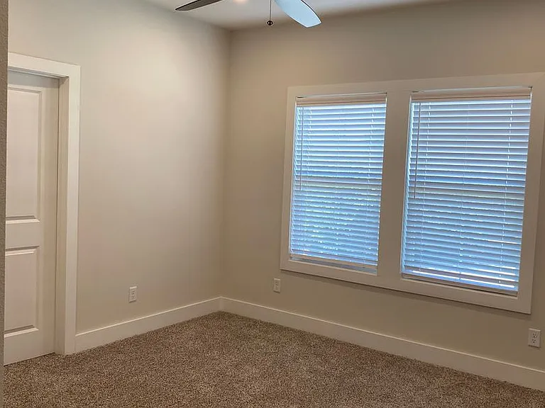 205 Sterling St — Photo 6