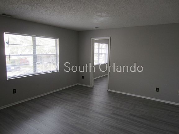 4th image of 36 Windtree Ln #202