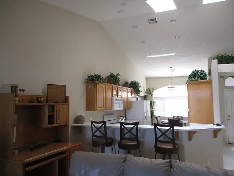 1081 Mohave Dr — Photo 3