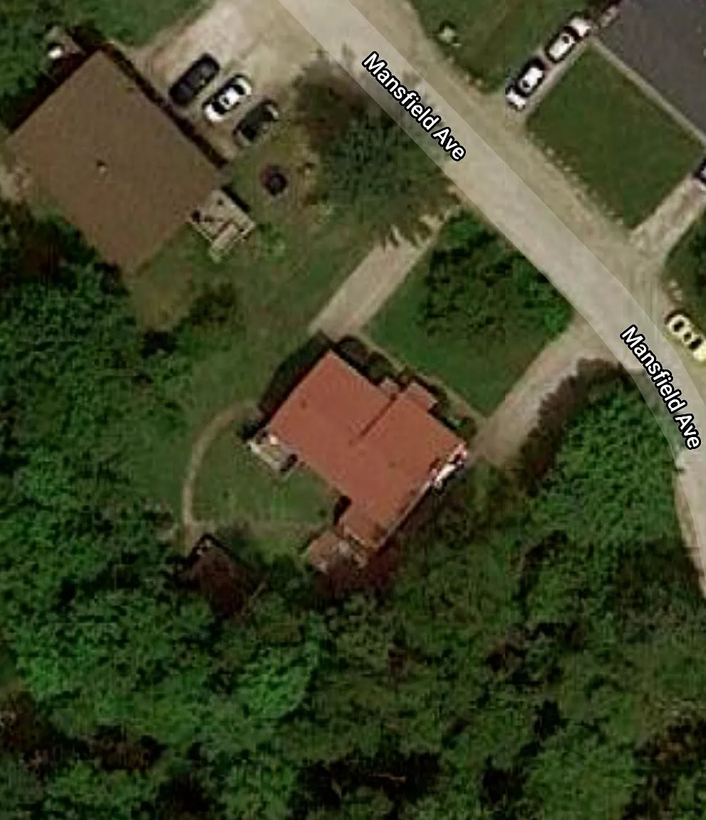 3 bed, $2,700 — Photo 2