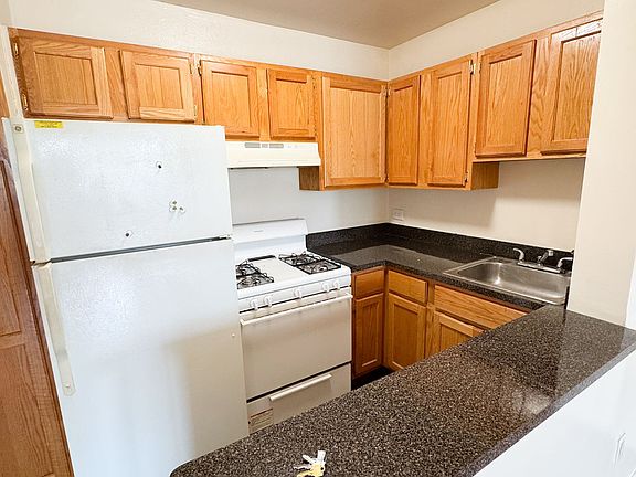 4th image of 800 Victory Blvd APT 4X