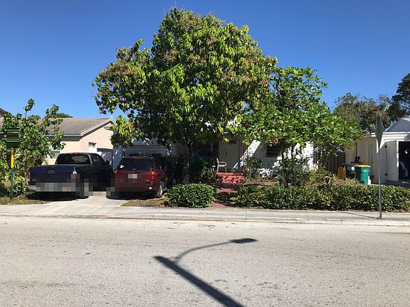 2nd image of 714 S A St