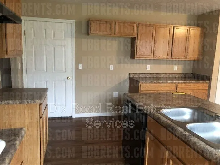 449 Draft Ct — Photo 7