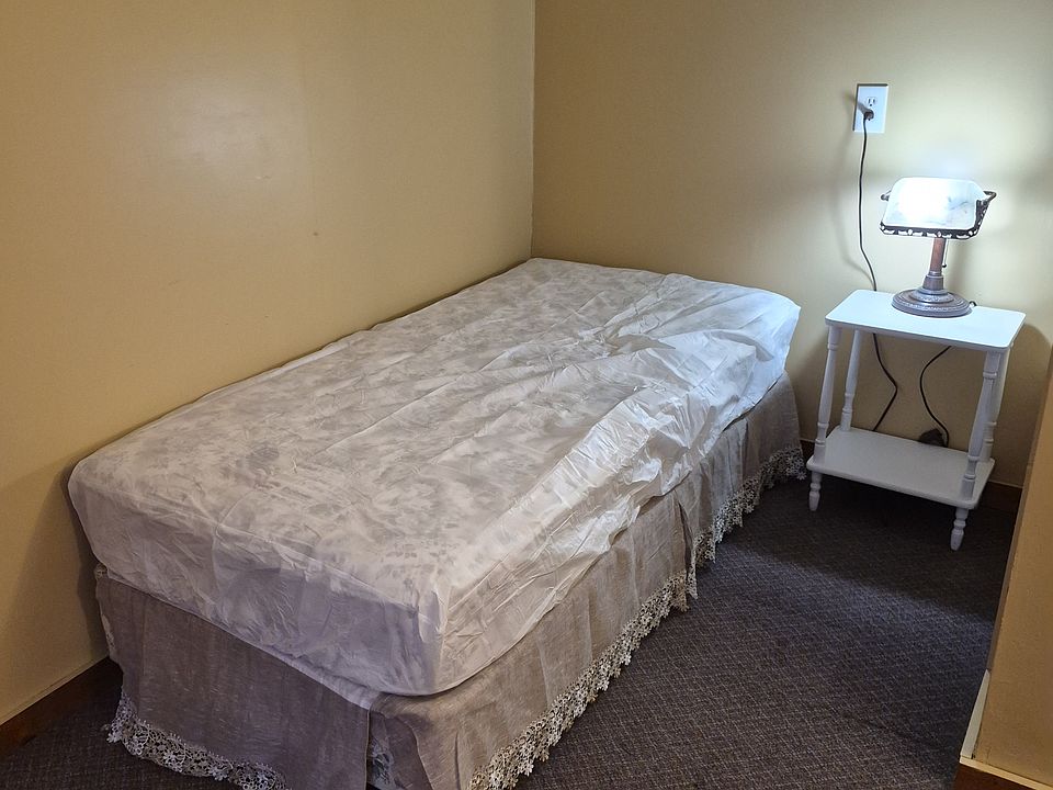 1st image of 366 Cave Hill Rd #3