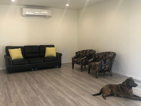 4th image of 8729 N Ventura Ave #3