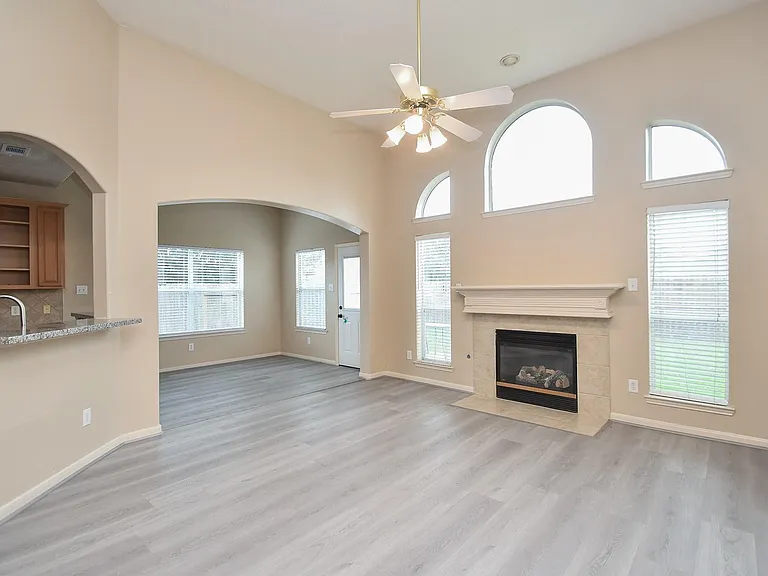 15114 Snow Hill Ct — Photo 11