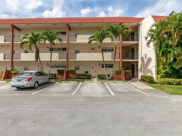 9511 N Hollybrook Lake Dr APT 106, Pembroke Pines, FL 33025