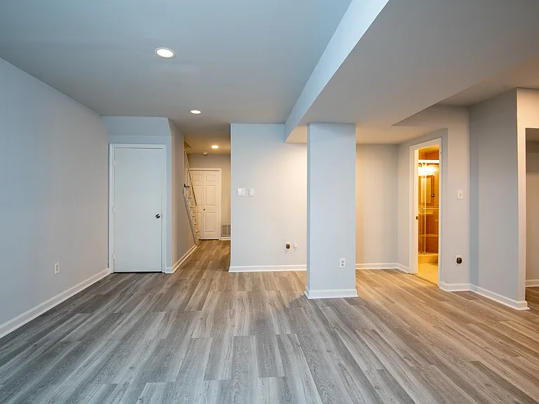 3202 Adams Ct — Photo 23