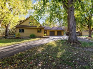25765 Smithtown Rd, Shorewood, MN 55331
