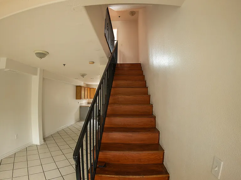 5033 Maplewood Ave #4 — Photo 12