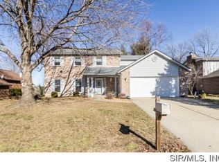 605 Deerfield Dr, Swansea, IL