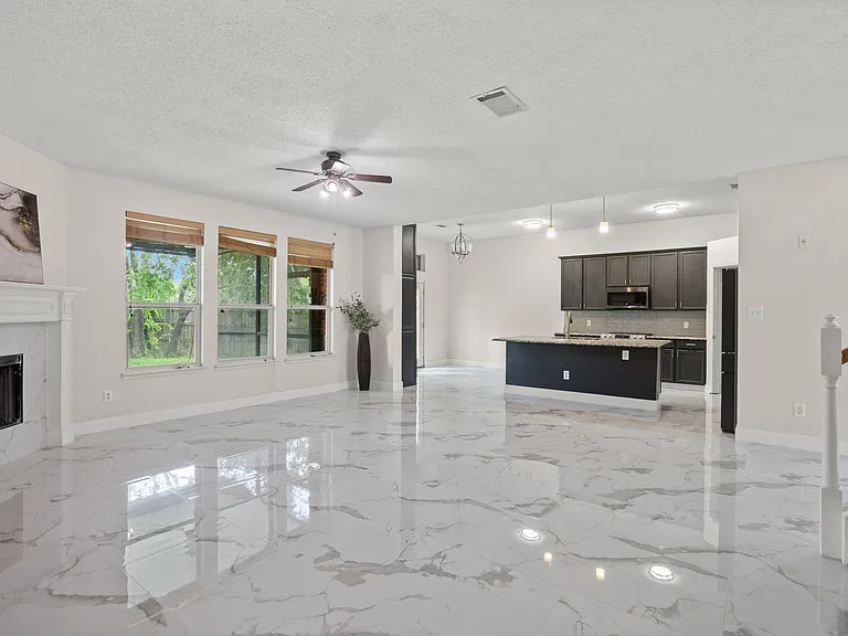 2318 Hillgrove Ct — Photo 13
