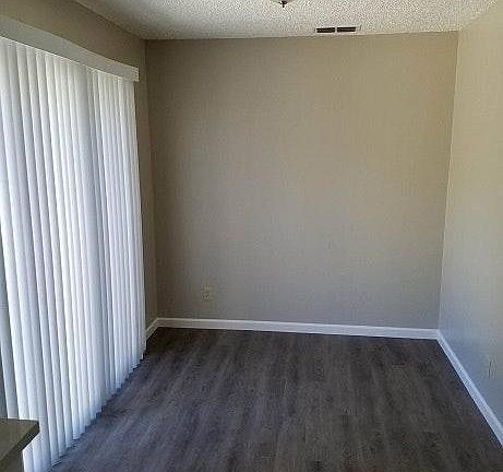 3rd image of 3913 Wildrose Way